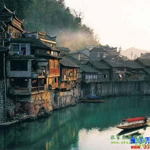 【長(zhǎng)沙往返路線1】張家界、鳳凰古城、天子山、黃龍洞三晚四日游